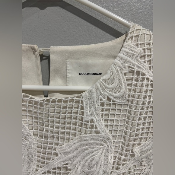 MoolbyYoungZari white sheer lace floral overlay puff sleeve night out party - Picture 9 of 10